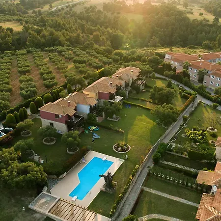 Michaela Shared Pool Villa, *