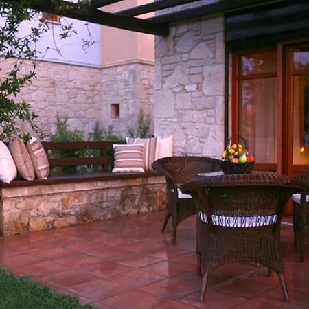 Michaela Shared Pool Villa, * Afytos