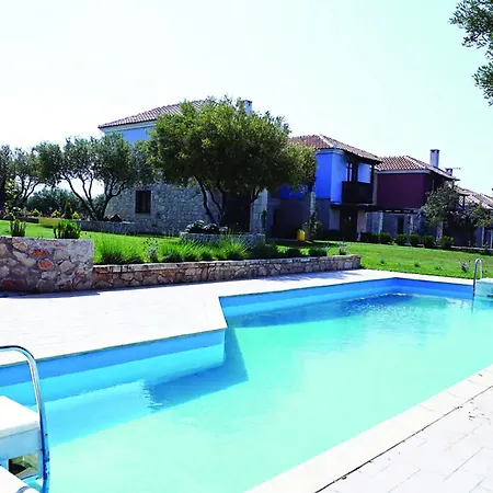 Willa Michaela Shared Pool Villa,