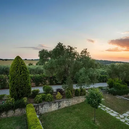 Michaela Shared Pool Villa, Villa
